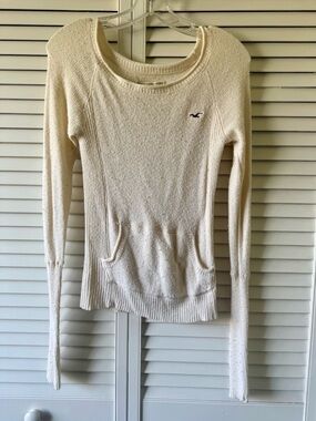 Hollister Cream Scoop-Neck Knit Sweater with Kangaroo Pocket